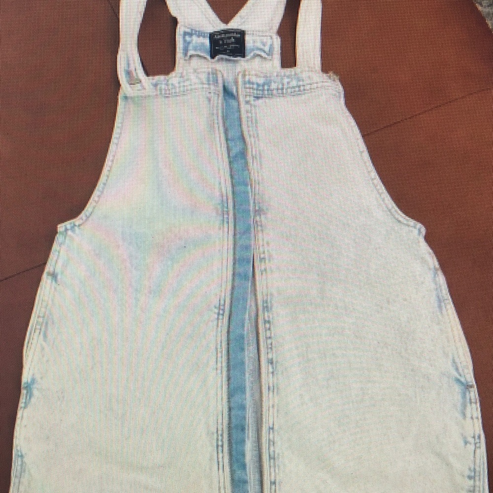 Women’s Light Wash Denim Overalls - Unbranded